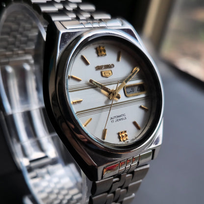 Vintage 1980 Original Seiko 5 Automatic 7009-876A Silver Face 17 Jewels Day-Date Japanese Men's Wrist Watch S27