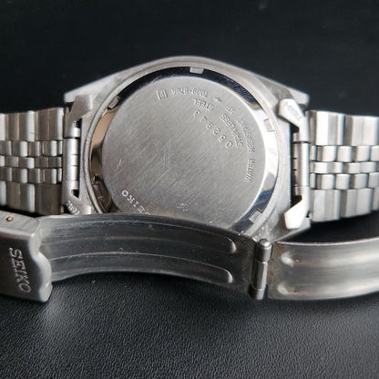 Vintage 1980 Original Seiko 5 Automatic 7009-876A Silver Face 17 Jewels Day-Date Japanese Men's Wrist Watch S27