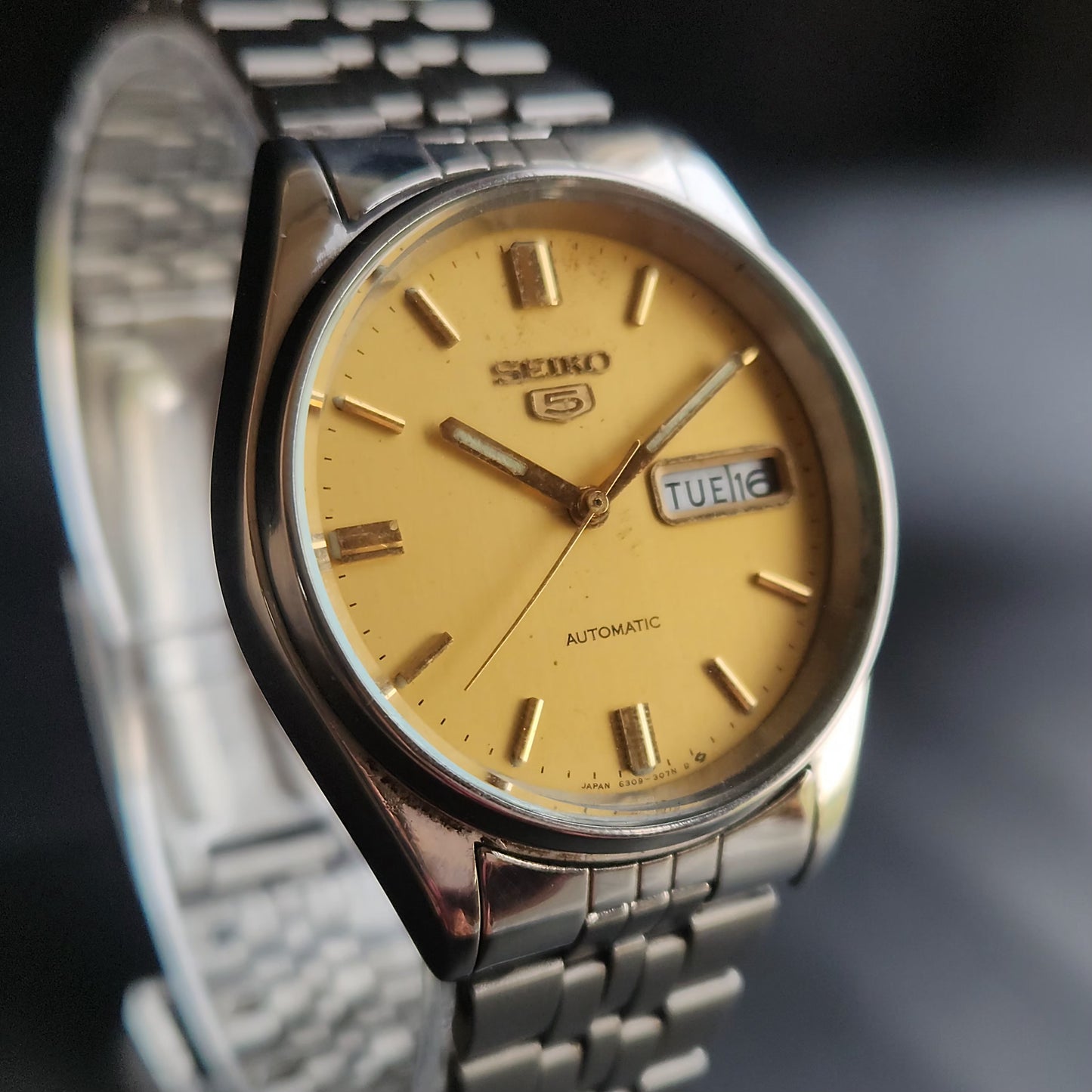 Vintage 1984 Original Seiko 5 Automatic 6309-8900 Golden Face 17 Jewels Day-Date Japanese Men's Wrist Watch S31