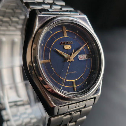 Vintage 1981 Original Seiko 5 Automatic 7009-877A Blue Face 17 Jewels Day-Date Japanese Men's Wrist Watch S34