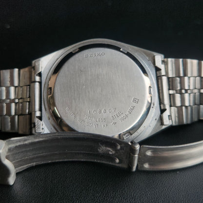 Vintage 1981 Original Seiko 5 Automatic 7009-877A Blue Face 17 Jewels Day-Date Japanese Men's Wrist Watch S34