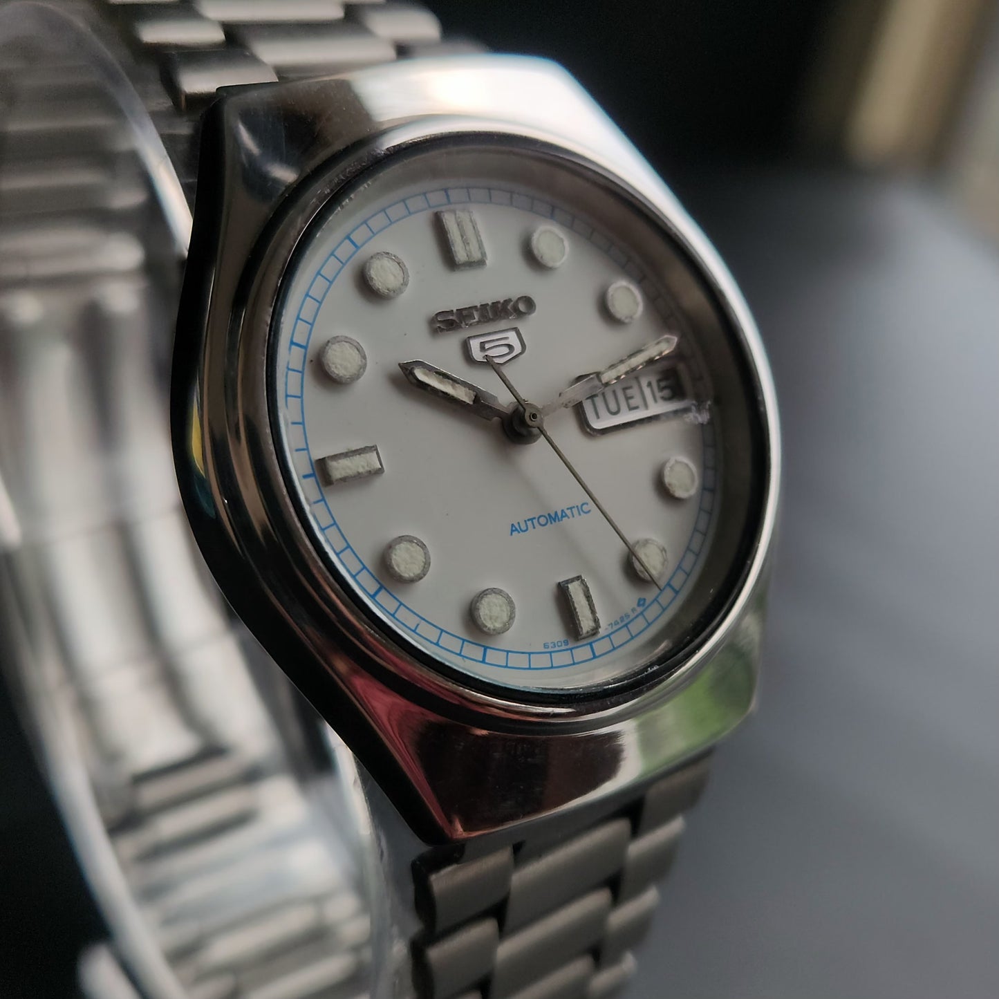 Vintage 1977 Original Seiko 5 Automatic 6309-7330 White Face 17 Jewels Day-Date Japanese Men's Wrist Watch S35