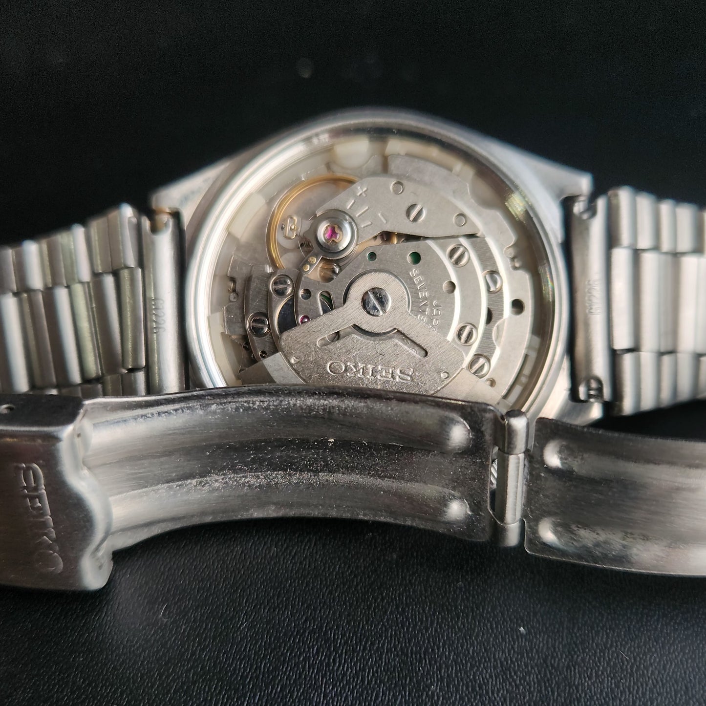 Vintage 1977 Original Seiko 5 Automatic 6309-7330 White Face 17 Jewels Day-Date Japanese Men's Wrist Watch S35