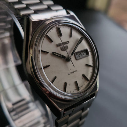 Vintage 1985 Original Seiko 5 Automatic 6309-8970 White Face 17 Jewels Day-Date Japanese Men's Wrist Watch S38