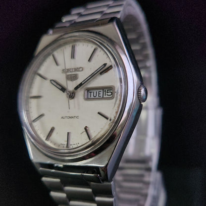 Vintage 1985 Original Seiko 5 Automatic 6309-8970 White Face 17 Jewels Day-Date Japanese Men's Wrist Watch S38