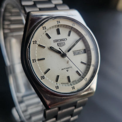 Vintage 1981 Original Seiko 5 Automatic 6309-6020 White Face 17 Jewels Day-Date Japanese Men's Wrist Watch S41