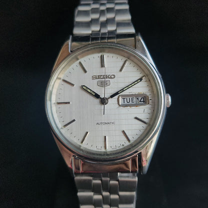 Vintage 1976 Original Seiko 5 Automatic 6309-6240 White Face 17 Jewels Day-Date Japanese Men's Wrist Watch S42