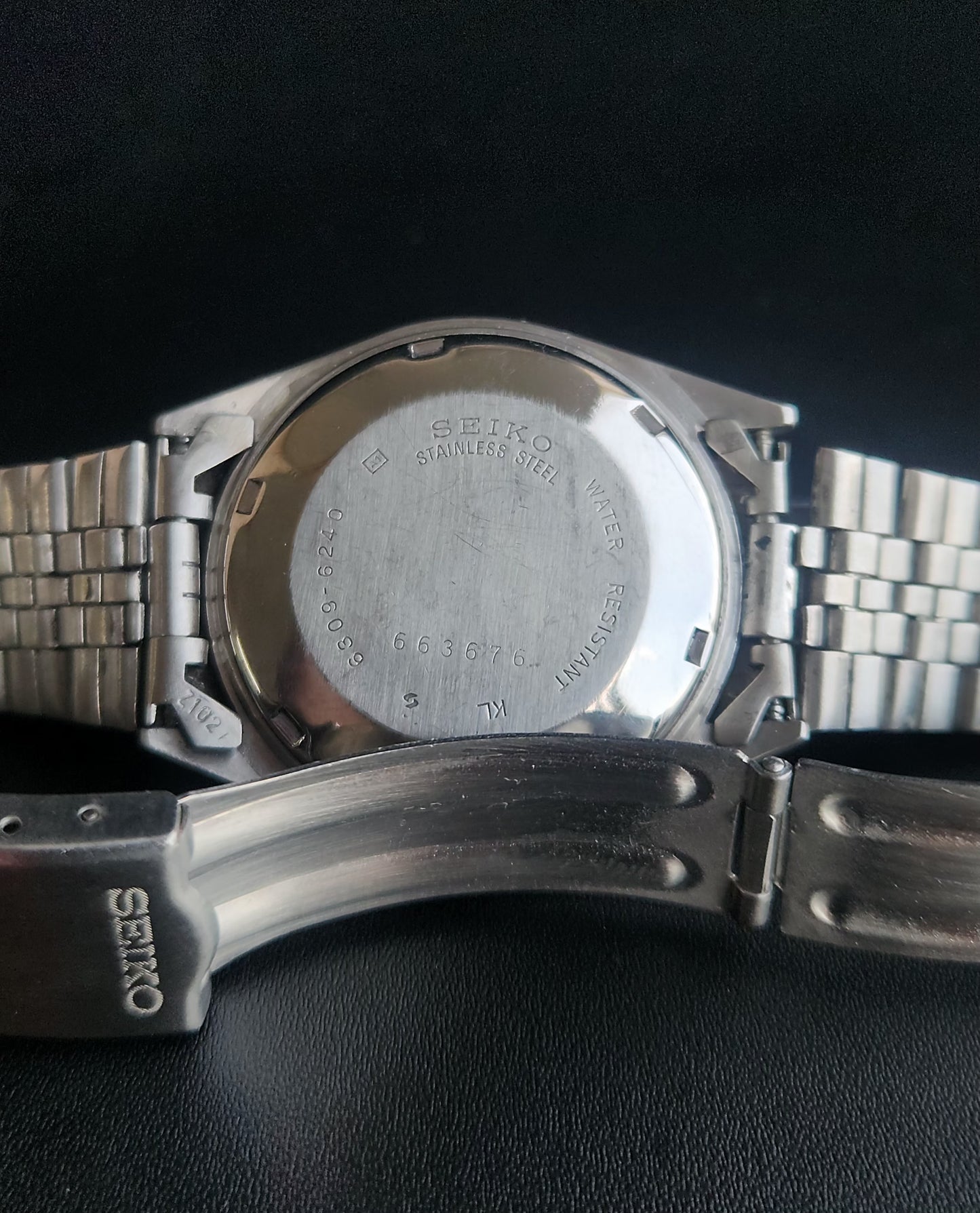 Vintage 1976 Original Seiko 5 Automatic 6309-6240 White Face 17 Jewels Day-Date Japanese Men's Wrist Watch S42