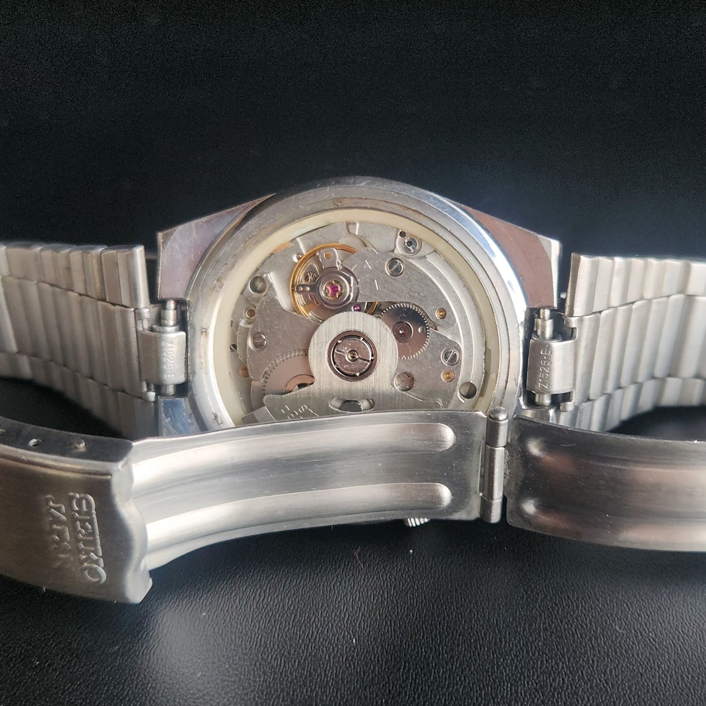 Vintage 2001 Original Seiko 5 Automatic 7009-3131 Black Face 17 Jewels Day-Date Japanese Men's Wrist Watch S59