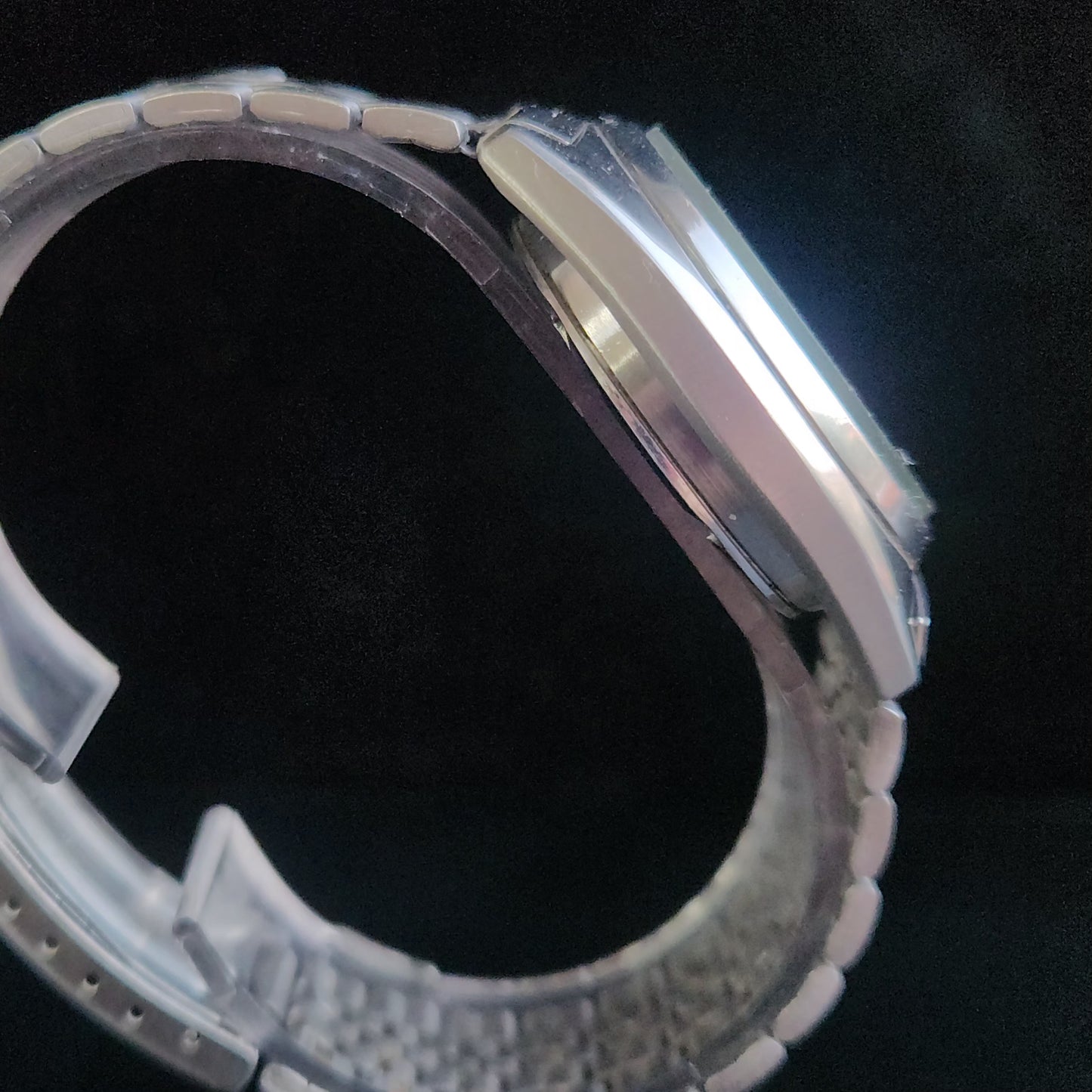 Vintage 1985 Original Seiko 5 Automatic 7009-8330 Silver Face 17 Jewels Day-Date Japanese Men's Wrist Watch S46