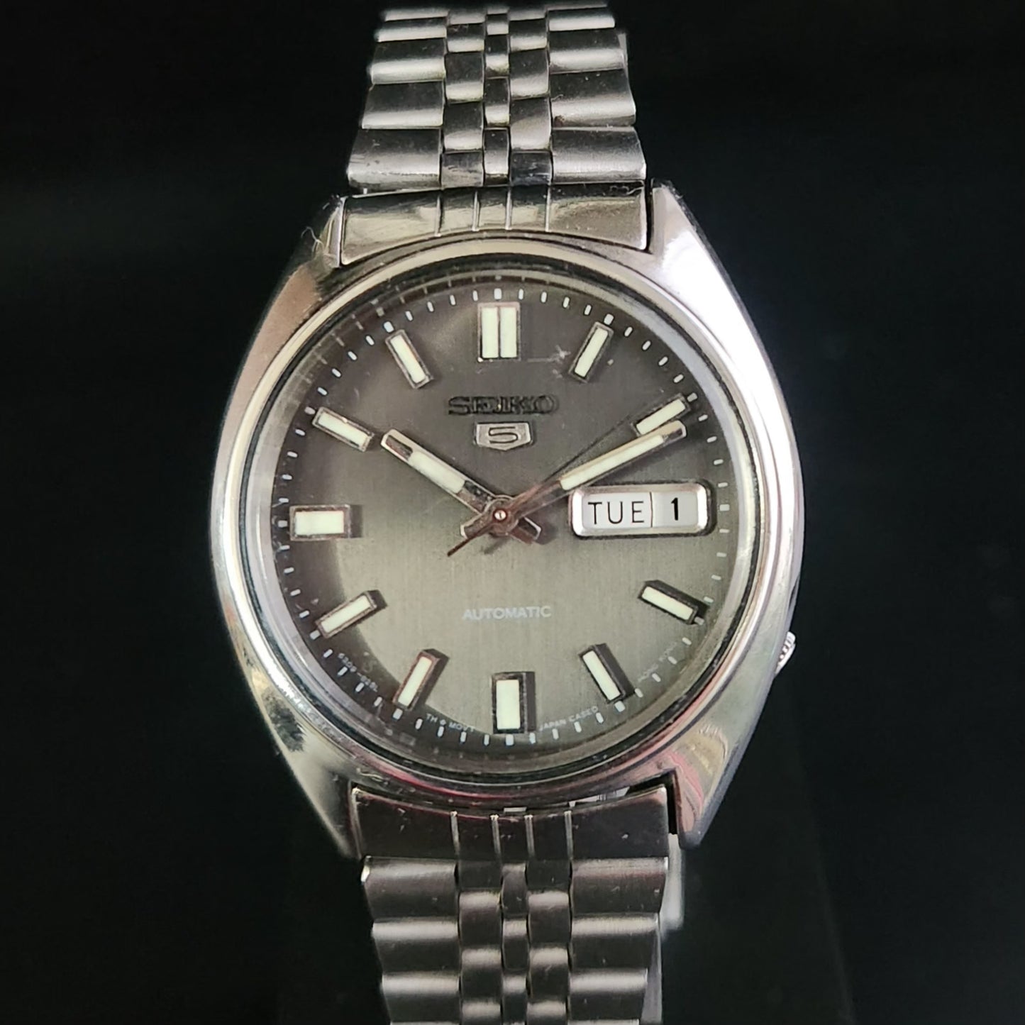 Vintage 1976 Original Seiko 5 Automatic 6309-8840 Black Face 17 Jewels Day-Date Japanese Men's Wrist Watch