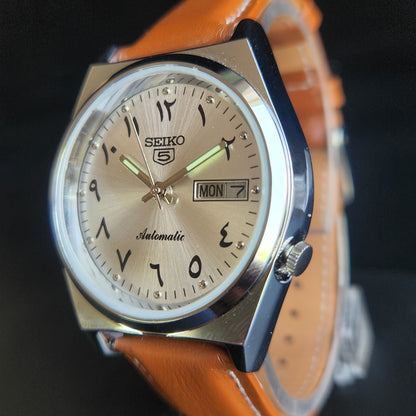 Vintage Mod Arabic Seiko 5 Automatic 17 Jewels Cal. 7009 Silver Face Brown Leather Band Day-Date Men's Wrist Watch S69