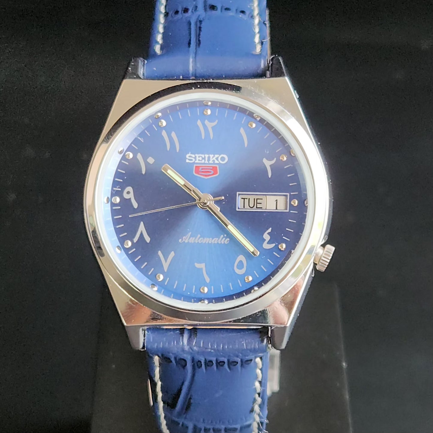Vintage Mod Arabic Seiko 5 Automatic 17 Jewels Cal. 7009 Blue Face Blue Leather Band Day-Date Men's Wrist Watch S70