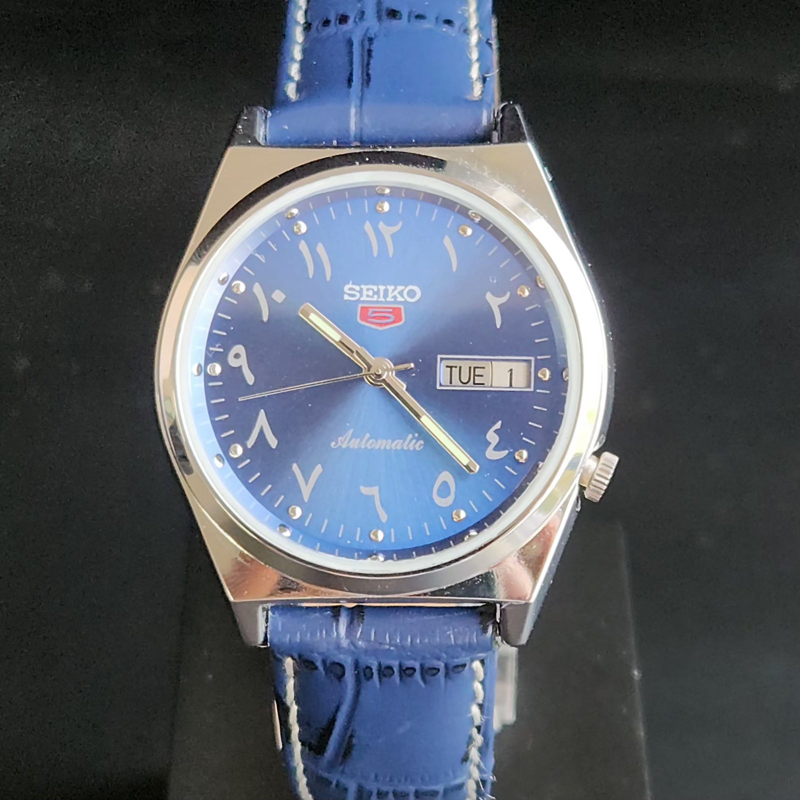 Vintage Mod Arabic Seiko 5 Automatic 17 Jewels Cal. 7009 Blue Face Blue Leather Band Day-Date Men's Wrist Watch S70