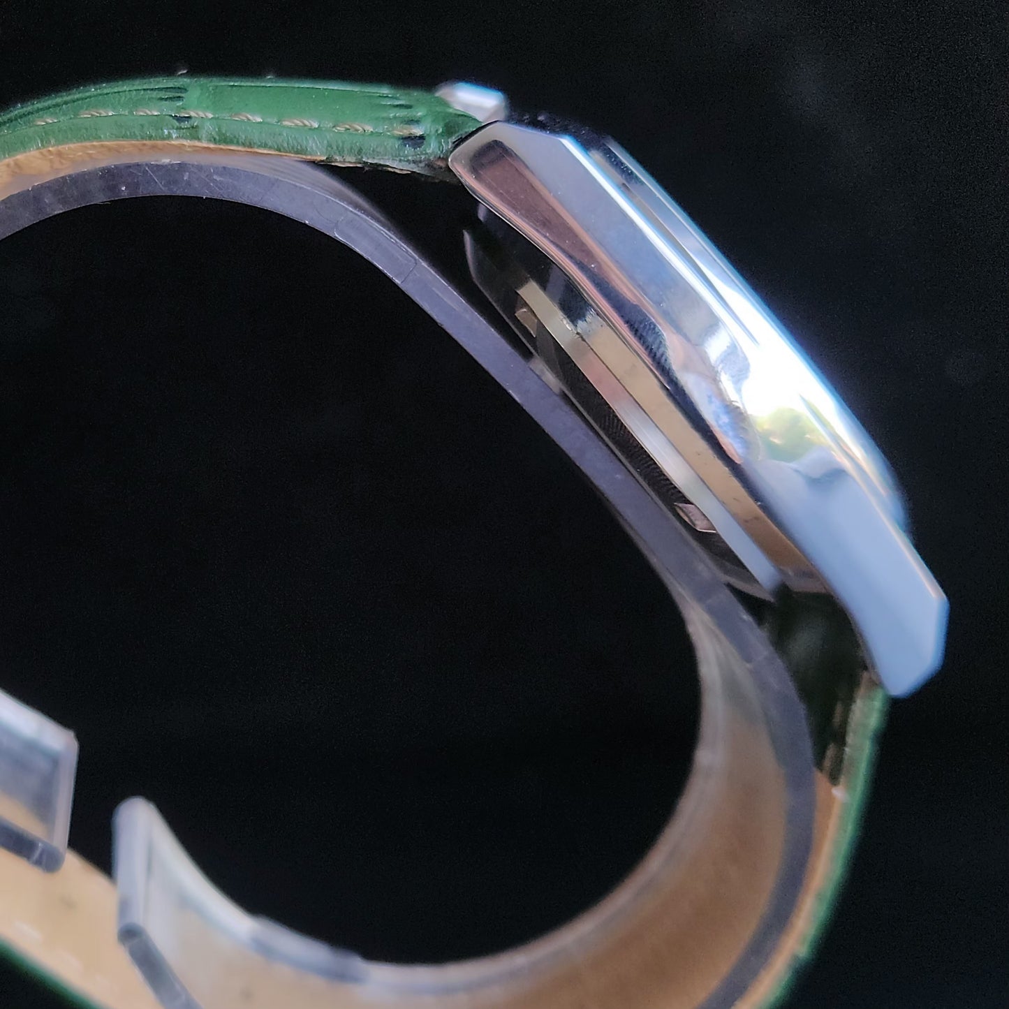 Vintage Mod Arabic Seiko 5 Automatic 17 Jewels Cal. 7009 Green Face Green Leather Band Day-Date Men's Wrist Watch S71