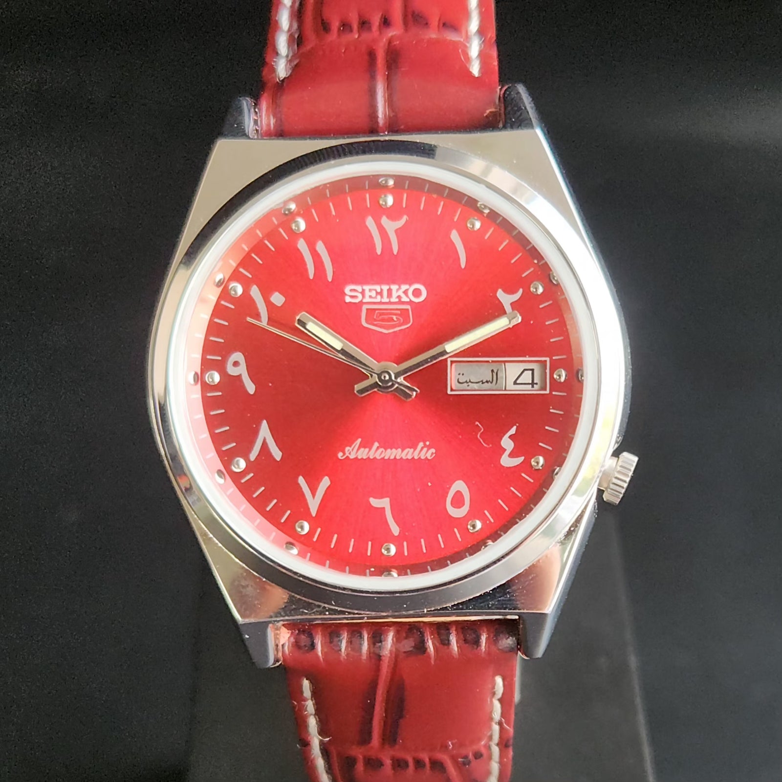 Vintage Mod Arabic Seiko 5 Automatic 17 Jewels Cal. 7009 Red Face Red Leather Band Day-Date Men's Wrist Watch S72