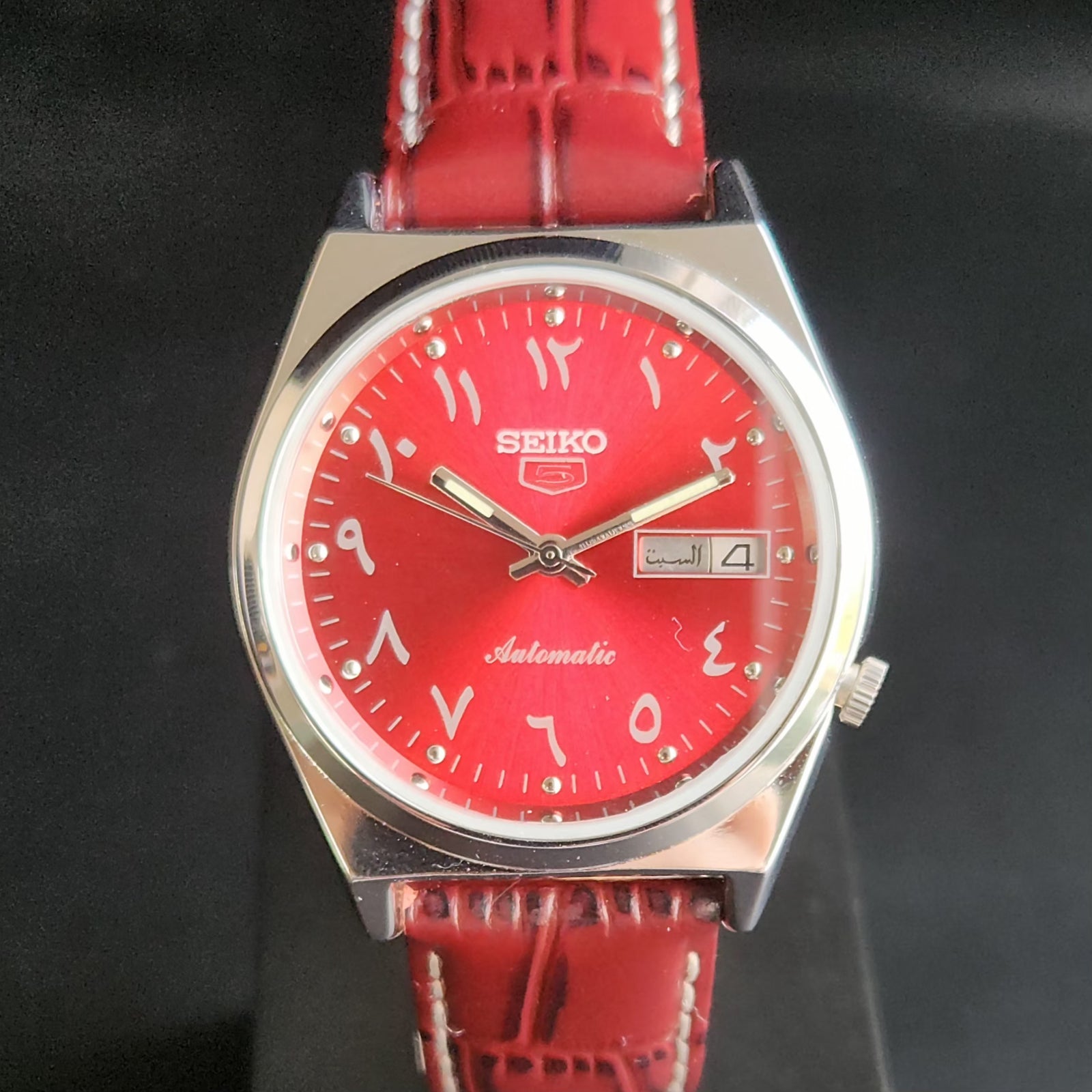 Vintage Mod Arabic Seiko 5 Automatic 17 Jewels Cal. 7009 Red Face Red Leather Band Day-Date Men's Wrist Watch S72