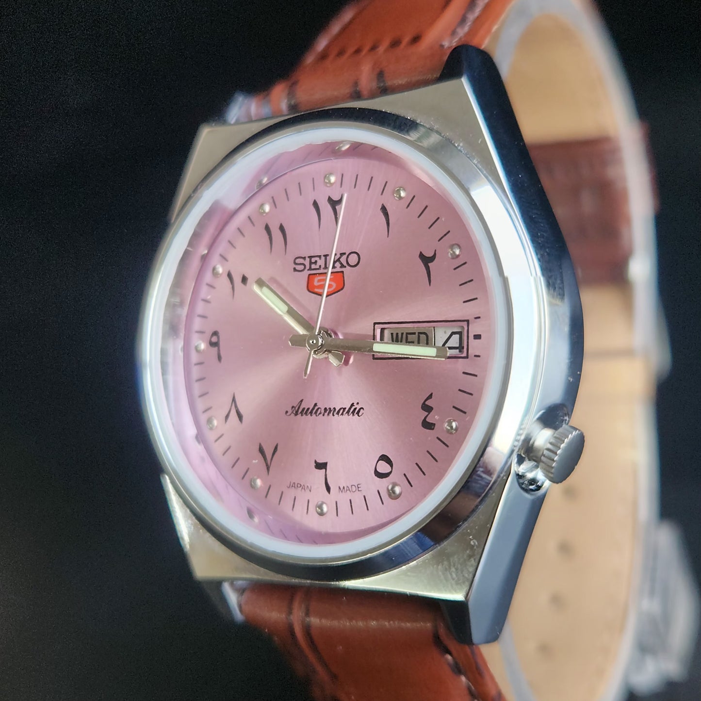 Vintage Mod Arabic Seiko 5 Automatic 17 Jewels Cal. 7009 Pink Face Brown Leather Band Day-Date Men's Wrist Watch S73