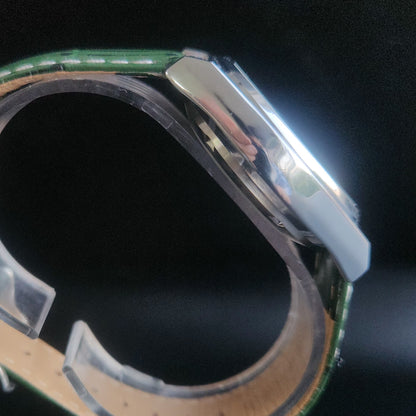 Vintage Mod Seiko 5 Automatic 17 Jewels Cal. 7009 Silver Face Green Leather Band Day-Date Men's Wrist Watch S77