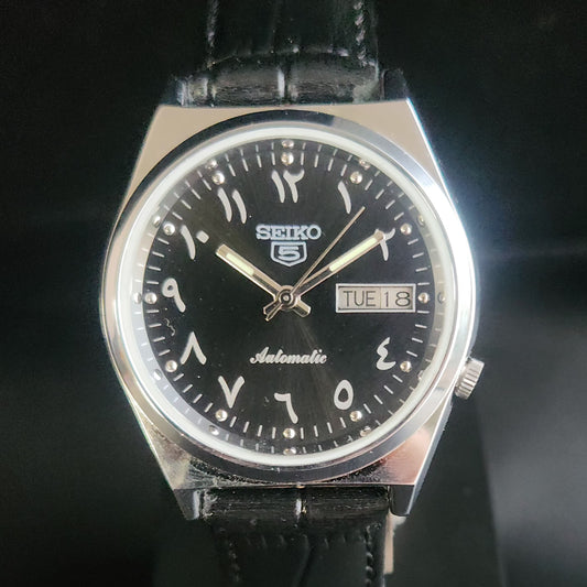 Vintage Mod Arabic Seiko 5 Automatic 17 Jewels Cal. 7009 Black Face Black Leather Band Day-Date Men's Wrist Watch S75
