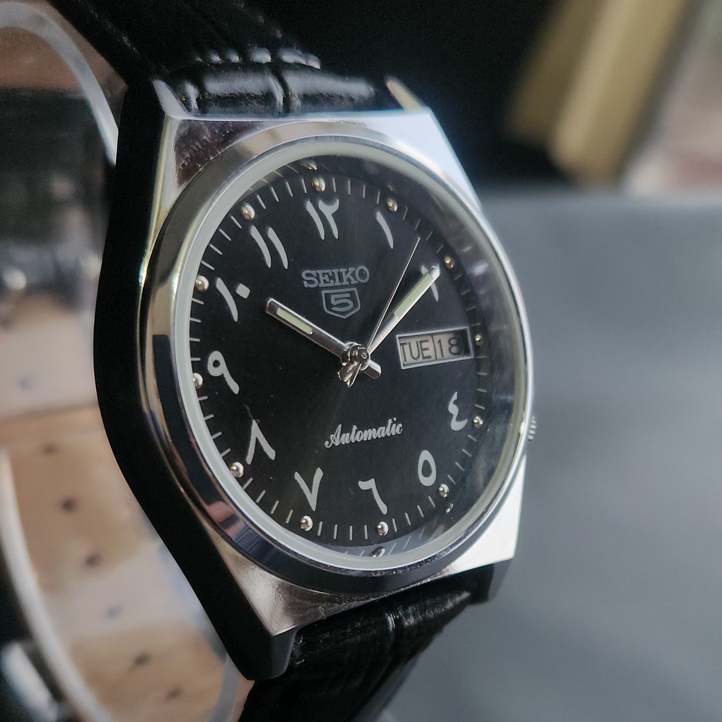 Vintage Mod Arabic Seiko 5 Automatic 17 Jewels Cal. 7009 Black Face Black Leather Band Day-Date Men's Wrist Watch S75