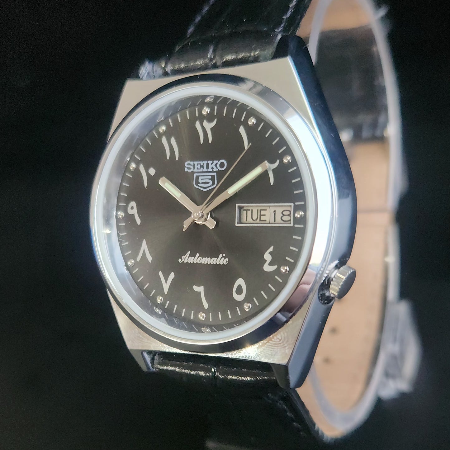 Vintage Mod Arabic Seiko 5 Automatic 17 Jewels Cal. 7009 Black Face Black Leather Band Day-Date Men's Wrist Watch S75