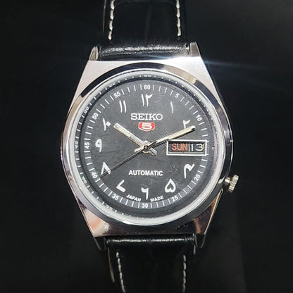 Vintage Mod Arabic Seiko 5 Automatic 17 Jewels Cal. Black Silver Face Black Leather Band Day-Date Men's Wrist Watch S76