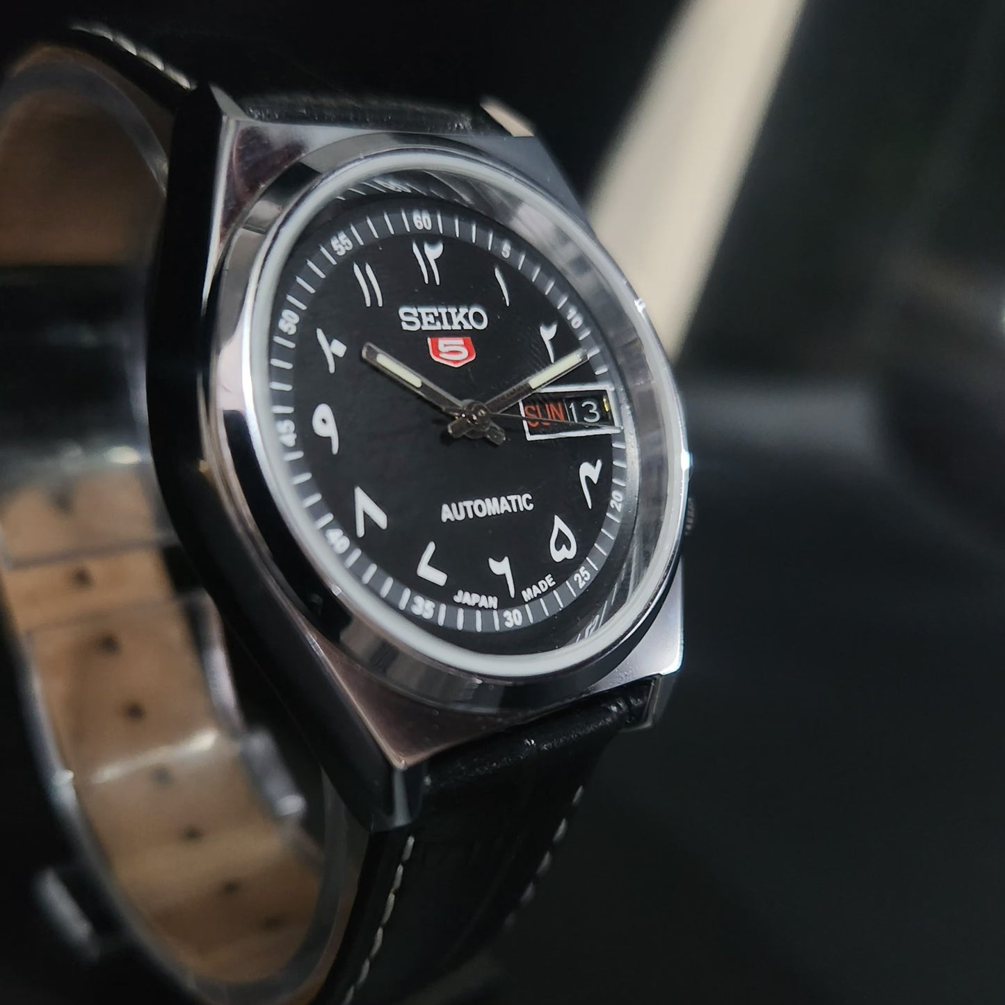 Vintage Mod Arabic Seiko 5 Automatic 17 Jewels Cal. Black Silver Face Black Leather Band Day-Date Men's Wrist Watch S76