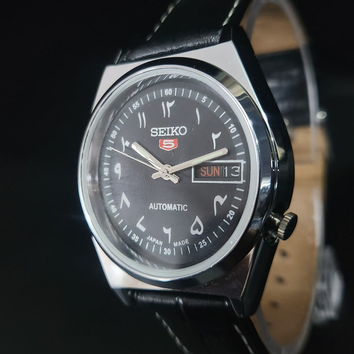 Vintage Mod Arabic Seiko 5 Automatic 17 Jewels Cal. Black Silver Face Black Leather Band Day-Date Men's Wrist Watch S76