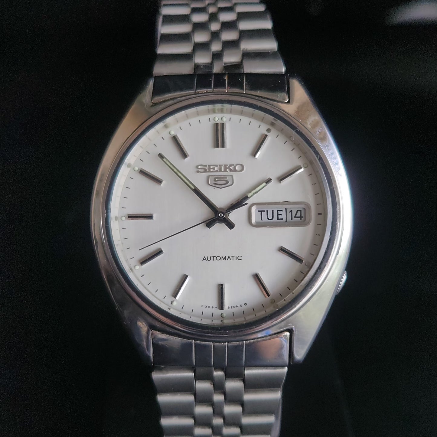 Vintage 1985 Original Seiko 5 Automatic 6309-8800 White Face 17 Jewels Day-Date Japanese Men's Wrist Watch S49