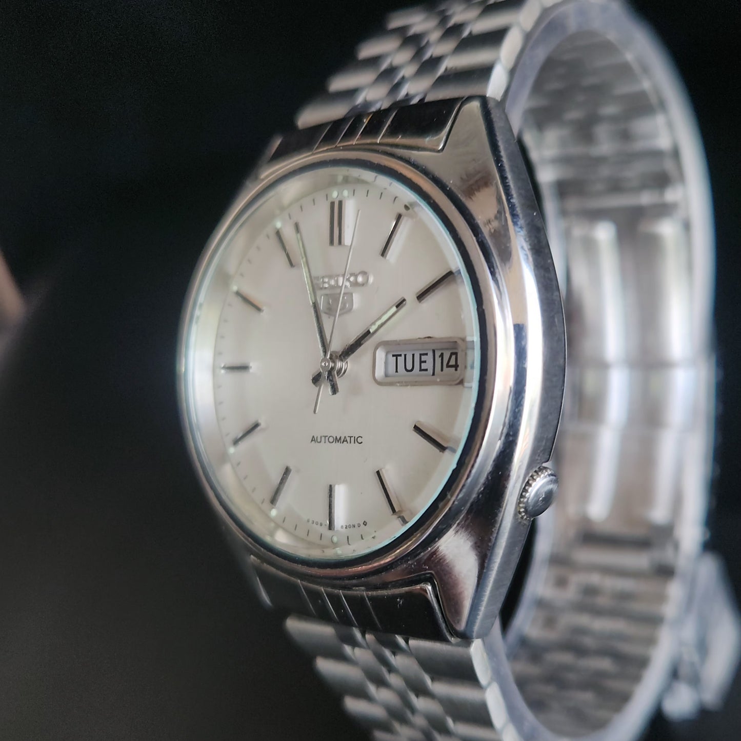Vintage 1985 Original Seiko 5 Automatic 6309-8800 White Face 17 Jewels Day-Date Japanese Men's Wrist Watch S49