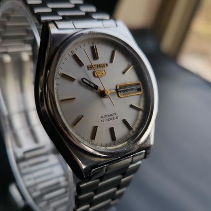 Vintage 1970 Original Seiko 5 Automatic 7019-8180 Grey Face 17 Jewels Day-Date Japanese Men's Wrist Watch S50
