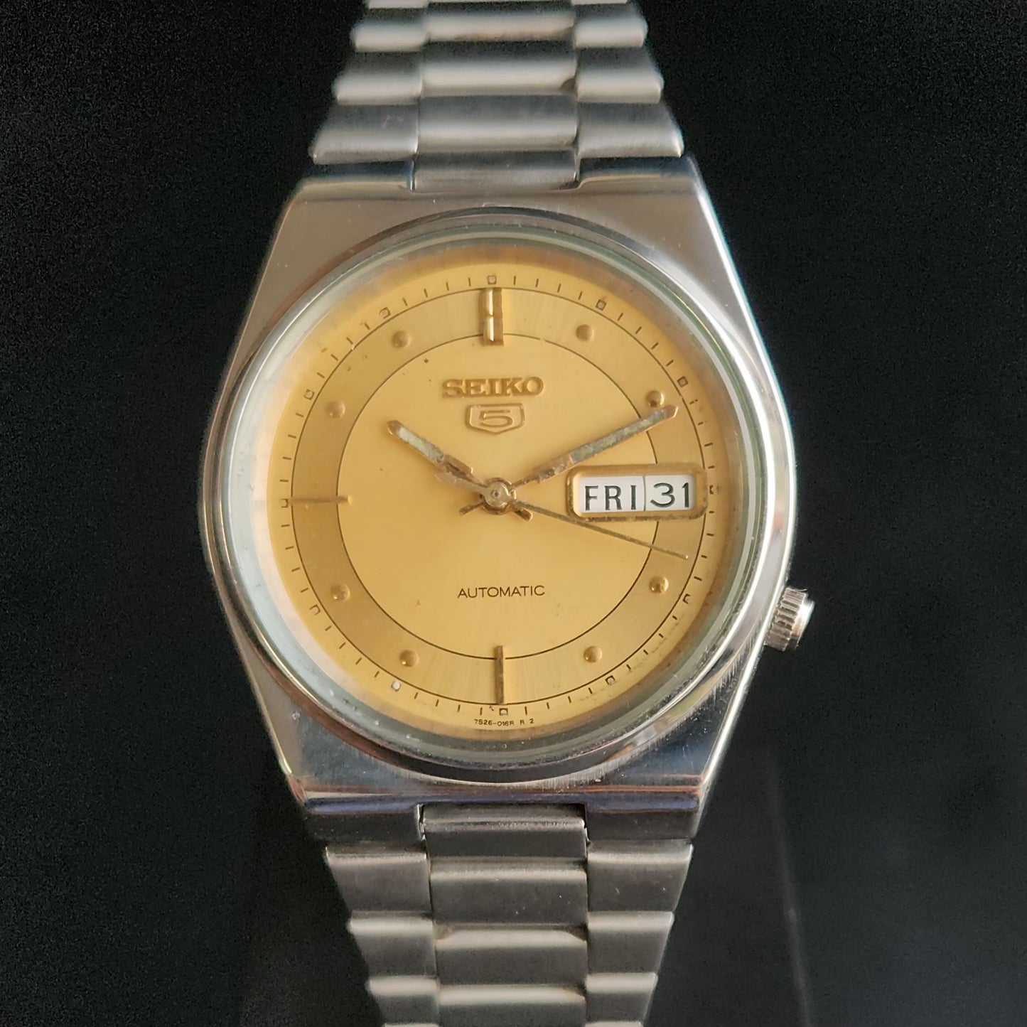 Vintage 1996 Original Seiko 5 Automatic 7S26-3040 Golden Face 21 Jewels Day-Date Japanese Men's Wrist Watch S53