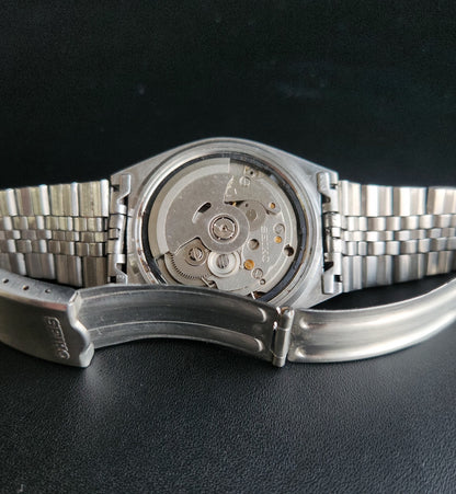 Vintage 1976 Original Seiko 5 Automatic 7009-3070 White Face 17 Jewels Day-Date Japanese Men's Wrist Watch S60