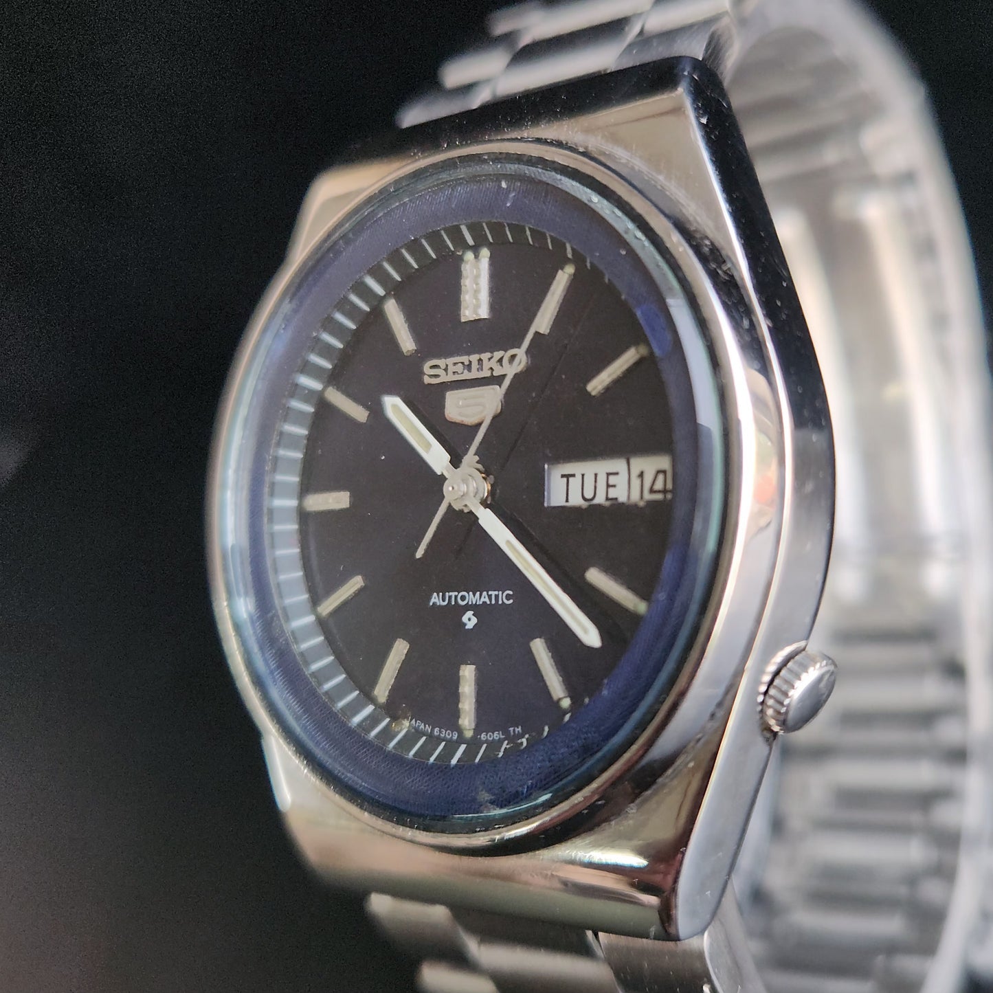 Vintage 1981 Original Seiko 5 Automatic 6309-602A Blue Face 17 Jewels Day-Date Japanese Men's Wrist Watch S64