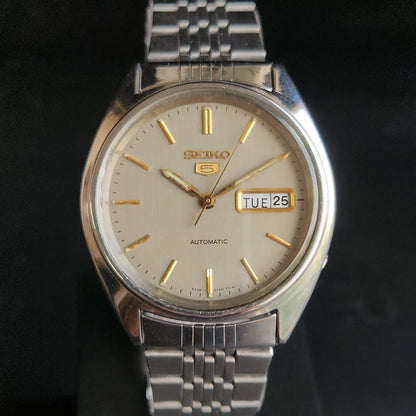 Vintage 1981 Original Seiko 5 Automatic 6309-8240 Grey Face 17 Jewels Day-Date Japanese Men's Wrist Watch S80