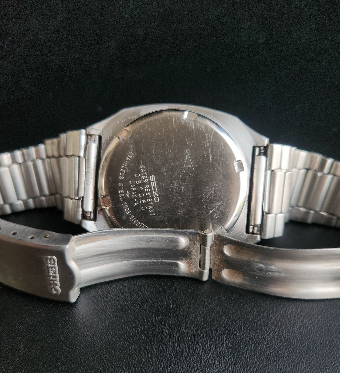 Vintage 1980 Original Seiko 5 Automatic 7009-5180 Silver Face 17 Jewels Day-Date Japanese Men's Wrist Watch S81