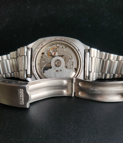 Vintage 1980 Original Seiko 5 Automatic 7009-5180 Silver Face 17 Jewels Day-Date Japanese Men's Wrist Watch S81