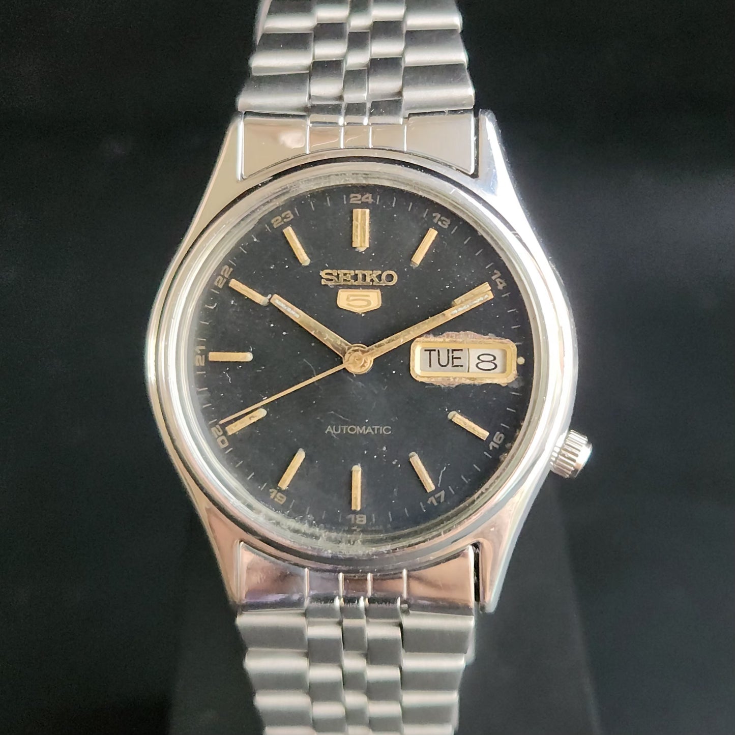 Vintage 1982 Original Seiko 5 Automatic 7009-3130 Black Face 17 Jewels Day-Date Japanese Men's Wrist Watch S82