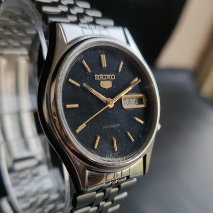 Vintage 1982 Original Seiko 5 Automatic 7009-3130 Black Face 17 Jewels Day-Date Japanese Men's Wrist Watch S82