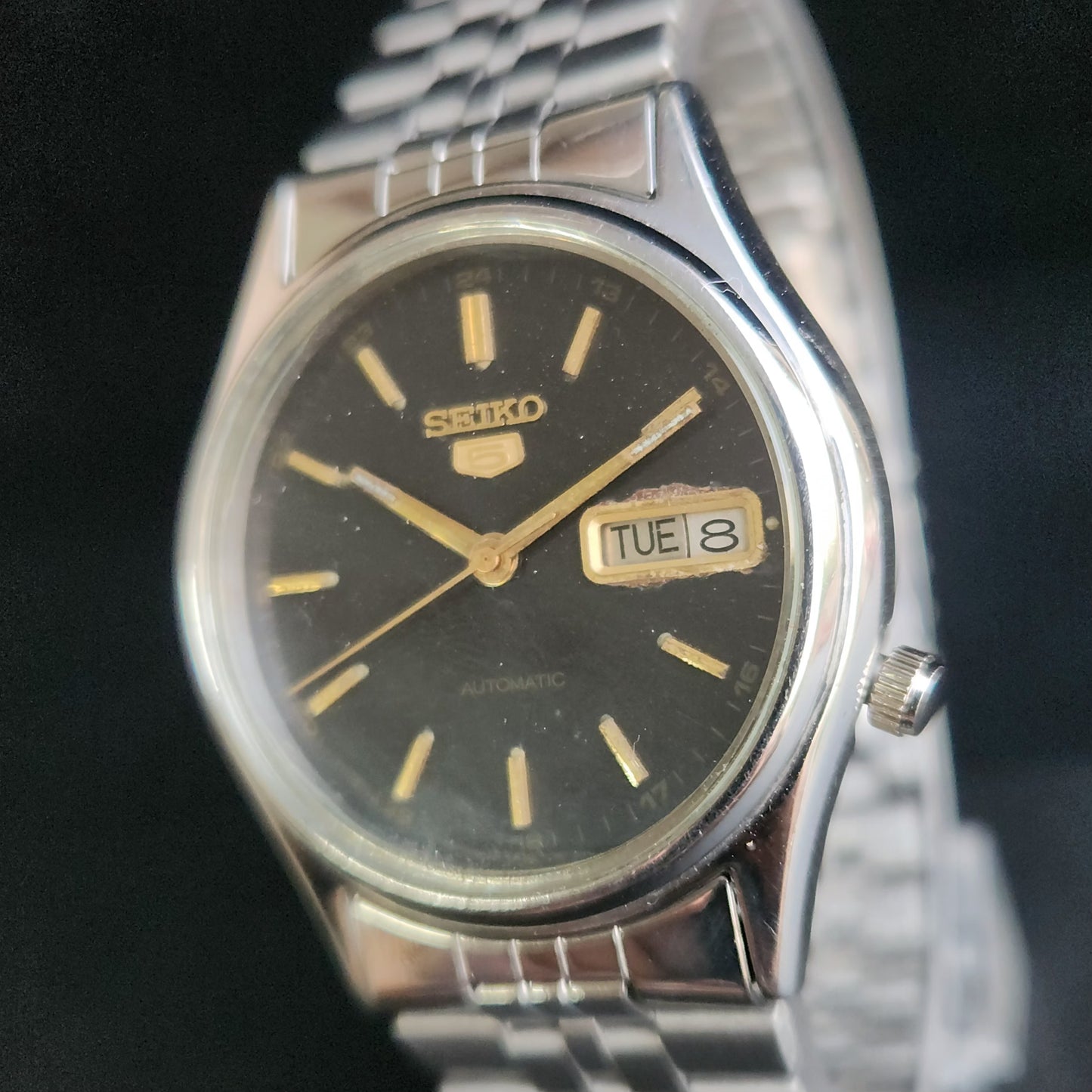 Vintage 1982 Original Seiko 5 Automatic 7009-3130 Black Face 17 Jewels Day-Date Japanese Men's Wrist Watch S82