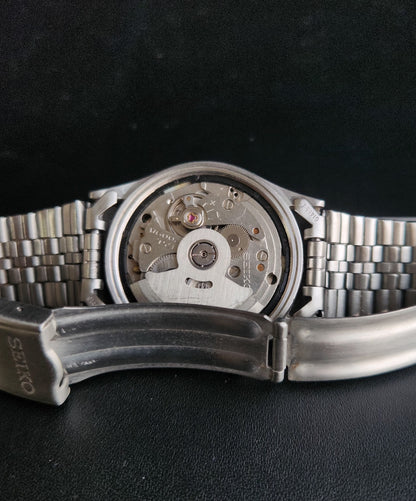 Vintage 1982 Original Seiko 5 Automatic 7009-3130 Black Face 17 Jewels Day-Date Japanese Men's Wrist Watch S82