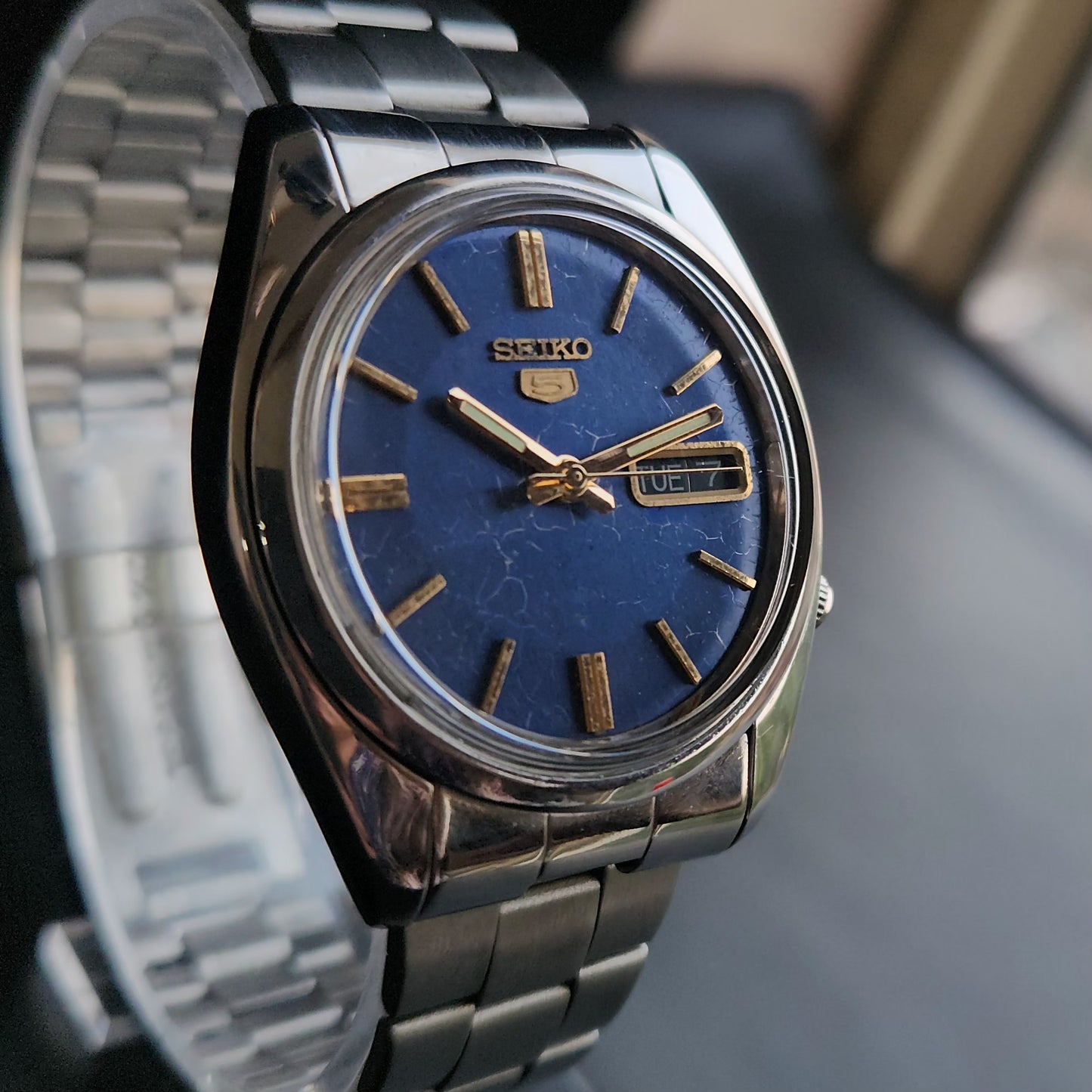 Vintage 1978 Original Seiko 5 Automatic 7009-821A Blue Face 17 Jewels Day-Date Japanese Men's Wrist Watch S65