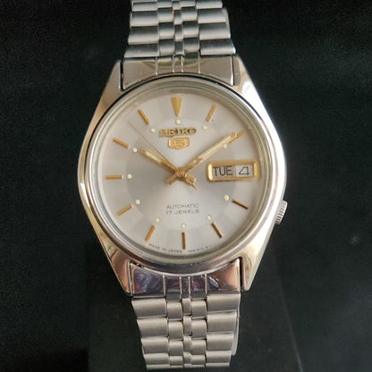 Vintage 1979 Original Seiko 5 Automatic 7009-6001 Grey Face 17 Jewels Day-Date Japanese Men's Wrist Watch S66