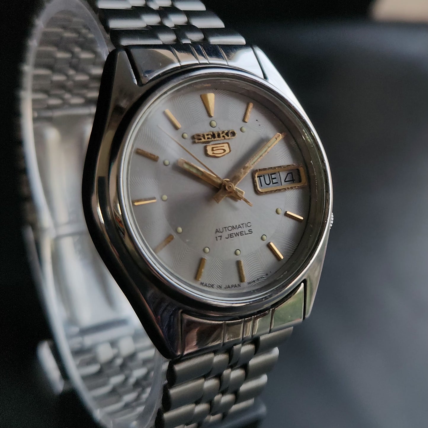 Vintage 1979 Original Seiko 5 Automatic 7009-6001 Grey Face 17 Jewels Day-Date Japanese Men's Wrist Watch S66