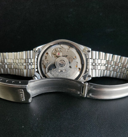 Vintage 1979 Original Seiko 5 Automatic 7009-6001 Grey Face 17 Jewels Day-Date Japanese Men's Wrist Watch S66