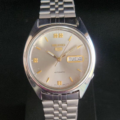 Vintage 1985 Original Seiko 5 Automatic 6309-8840 Grey Face 17 Jewels Day-Date Japanese Men's Wrist Watch S67
