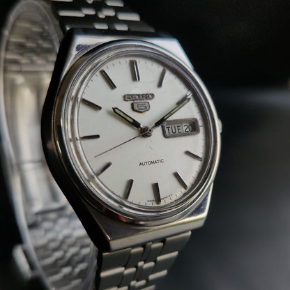 Vintage 1985 Original Seiko 5 Automatic 6309-8960 White Face 17 Jewels Day-Date Japanese Men's Wrist Watch S68