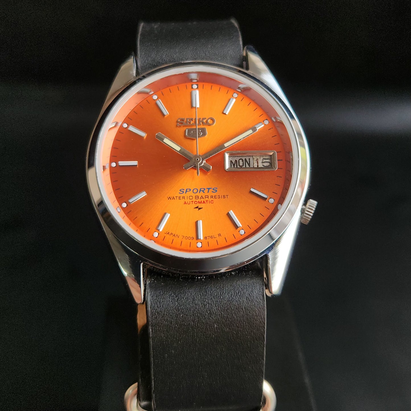 Vintage Mod Seiko 5 Automatic 17 Jewels Cal. 7009 Orange Face Black Nato Leather Band Day-Date Men's Wrist Watch SK