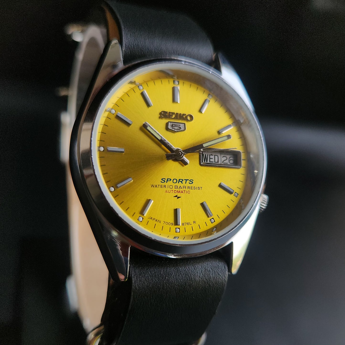 Vintage Mod Seiko 5 Automatic 17 Jewels Cal. 7009 Yellow Face Black Nato Leather Band Day-Date Men's Wrist Watch SK